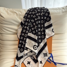 LV(路易威登)140 披肩 LV x TM Monogram SuPerflat Flowers 方巾出自路易威登与村 LV(路易威登)140 披肩 LV x TM Monogram SuPerflat Flowers 方巾出自路易威登与村
