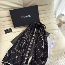香奈儿(CHANEL) 上新❤️ 140*140 丝毛 台版印花 黑白二色 高级都市新贵!山茶花的再一次邂逅!绝 香奈儿(CHANEL) 上新❤️ 140*140 丝毛 台版印花 黑白二色 高级都市新贵!山茶花的再一次邂逅!绝