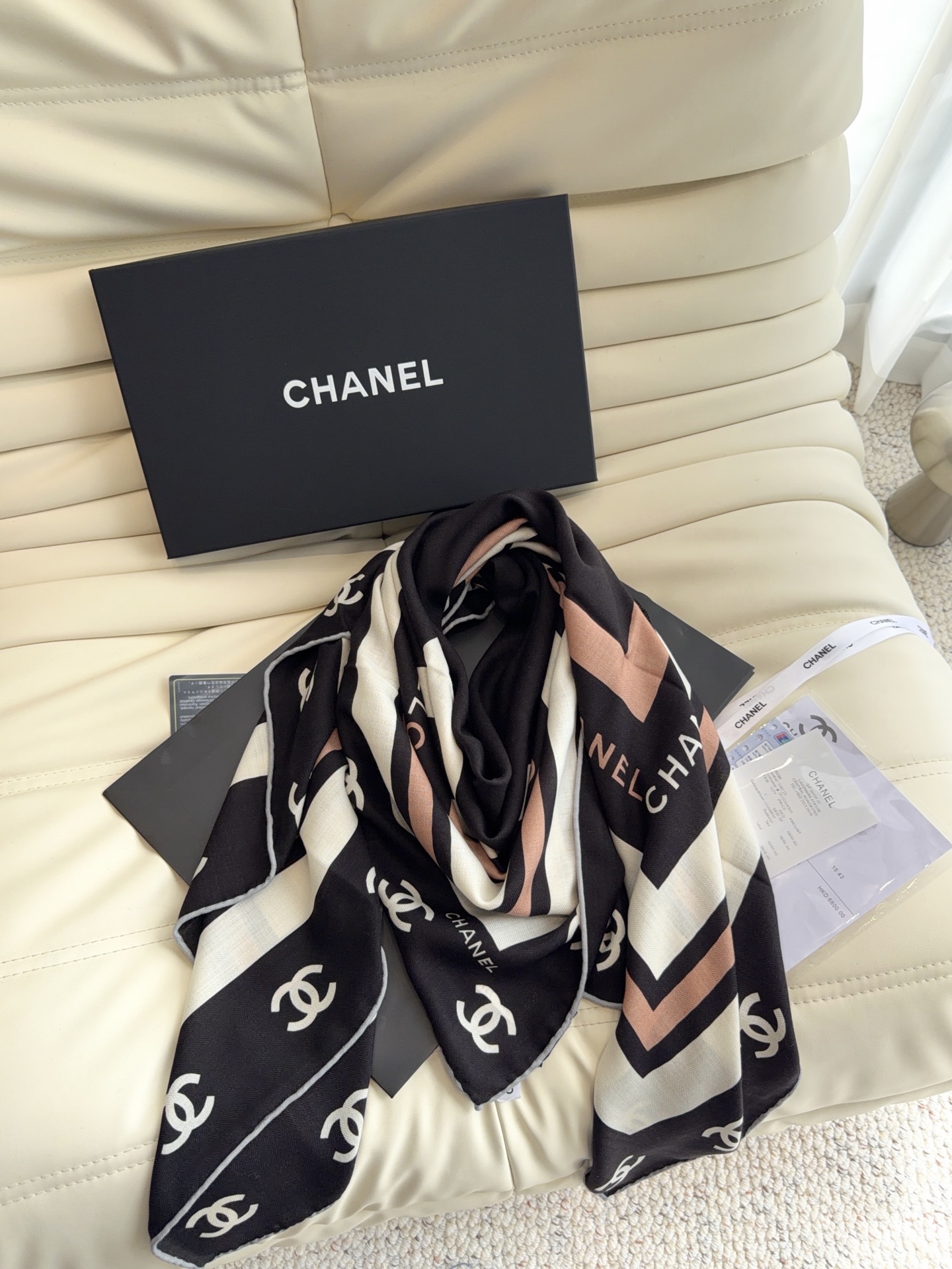 香奈儿（CHANEL）140*140上新❤️【真丝丝绒款】 Chanel 【▪️温柔而娴静，logo优雅气质！】柔软顺滑