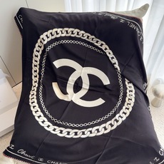 香奈儿(CHANEL)140*140上新❤️【真丝丝绒款】 Chanel 【▪️温柔而娴静,logo优雅气质!】柔软顺滑 香奈儿(CHANEL)140*140上新❤️【真丝丝绒款】 Chanel 【▪️温柔而娴静,logo优雅气质!】柔软顺滑