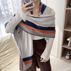 宫殿🏛 爱马仕(Hermes)2026年秋冬抢先 上新💞【双面同色丝毛方巾】手工卷边山羊绒和真丝混纺披肩(70%山羊绒, 宫殿🏛 爱马仕(Hermes)2026年秋冬抢先 上新💞【双面同色丝毛方巾】手工卷边山羊绒和真丝混纺披肩(70%山羊绒,