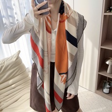 宫殿🏛 爱马仕(Hermes)2026年秋冬抢先 上新💞【双面同色丝毛方巾】手工卷边山羊绒和真丝混纺披肩(70%山羊绒, 宫殿🏛 爱马仕(Hermes)2026年秋冬抢先 上新💞【双面同色丝毛方巾】手工卷边山羊绒和真丝混纺披肩(70%山羊绒,