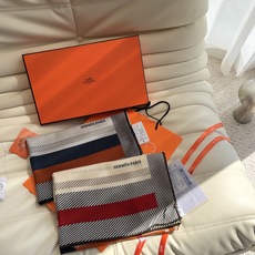 宫殿🏛 爱马仕(Hermes)2026年秋冬抢先 上新💞【双面同色丝毛方巾】手工卷边山羊绒和真丝混纺披肩(70%山羊绒, 宫殿🏛 爱马仕(Hermes)2026年秋冬抢先 上新💞【双面同色丝毛方巾】手工卷边山羊绒和真丝混纺披肩(70%山羊绒,