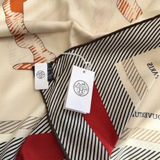 宫殿🏛 爱马仕(Hermes)2026年秋冬抢先 上新💞【双面同色丝毛方巾】手工卷边山羊绒和真丝混纺披肩(70%山羊绒, 宫殿🏛 爱马仕(Hermes)2026年秋冬抢先 上新💞【双面同色丝毛方巾】手工卷边山羊绒和真丝混纺披肩(70%山羊绒,