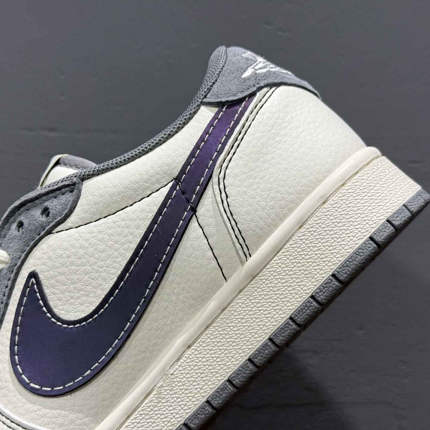 Travis Scott x Fragment Design x Air Jordan 1 Low SP AJ1 乔1 北面联名 米灰紫勾 低帮文化休闲板鞋 XS6089-501