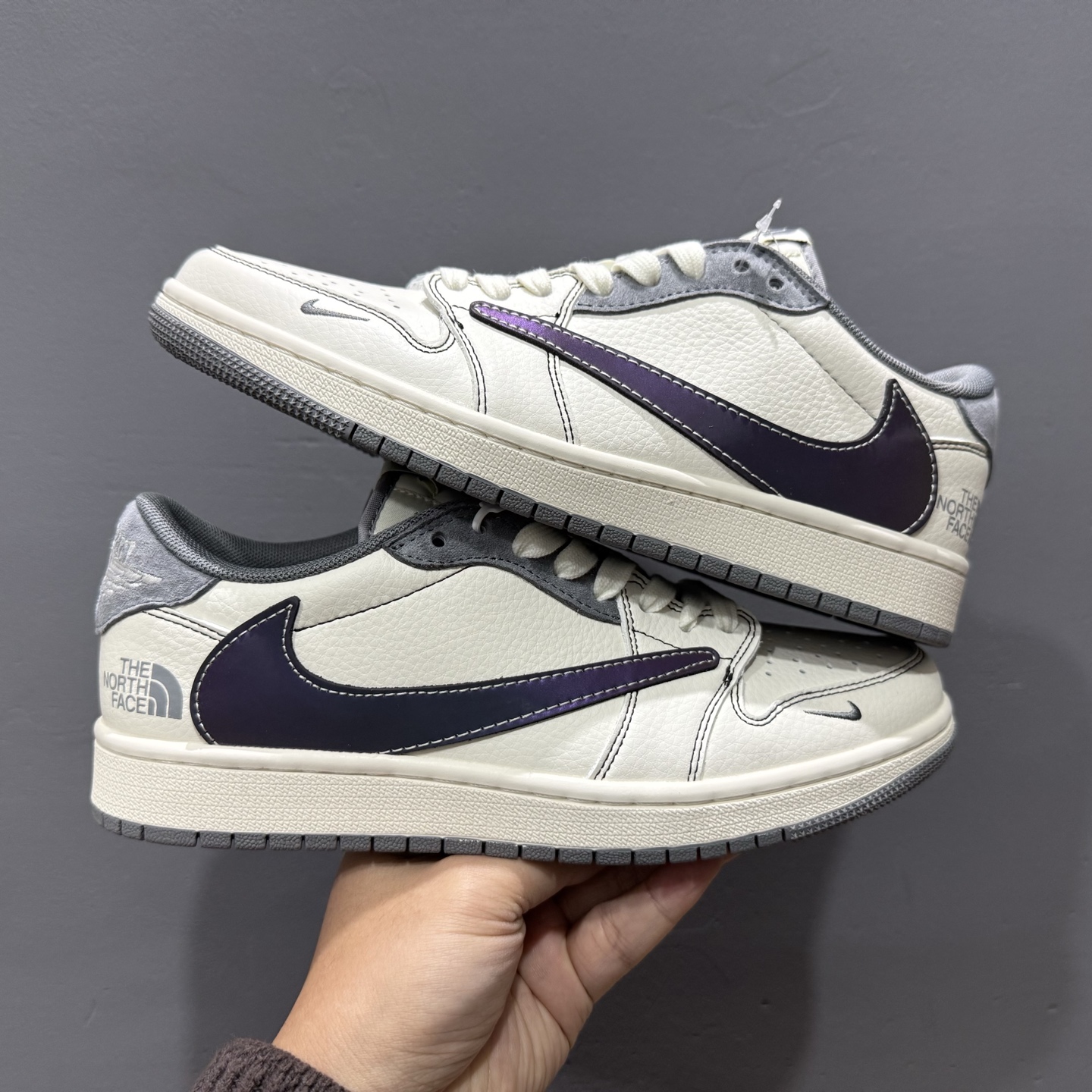 Travis Scott x Fragment Design x Air Jordan 1 Low SP AJ1 乔1 北面联名 米灰紫勾 低帮文化休闲板鞋 XS6089-501