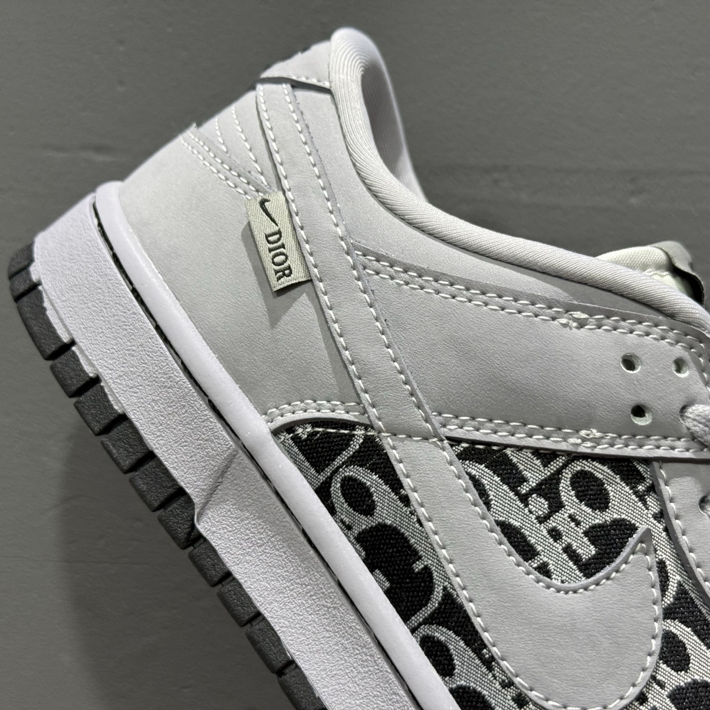 Nk SB Dunk Low 迪奥 x TS三方联名 帆布灰勾 周年高端定制 低帮休闲板鞋 KK1333-029