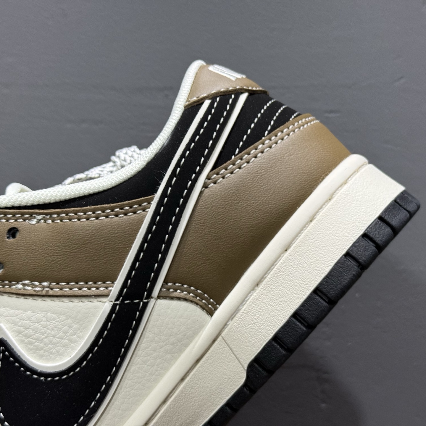 Supreme x Nike Dunk Low 米棕双小勾 XS6089-502