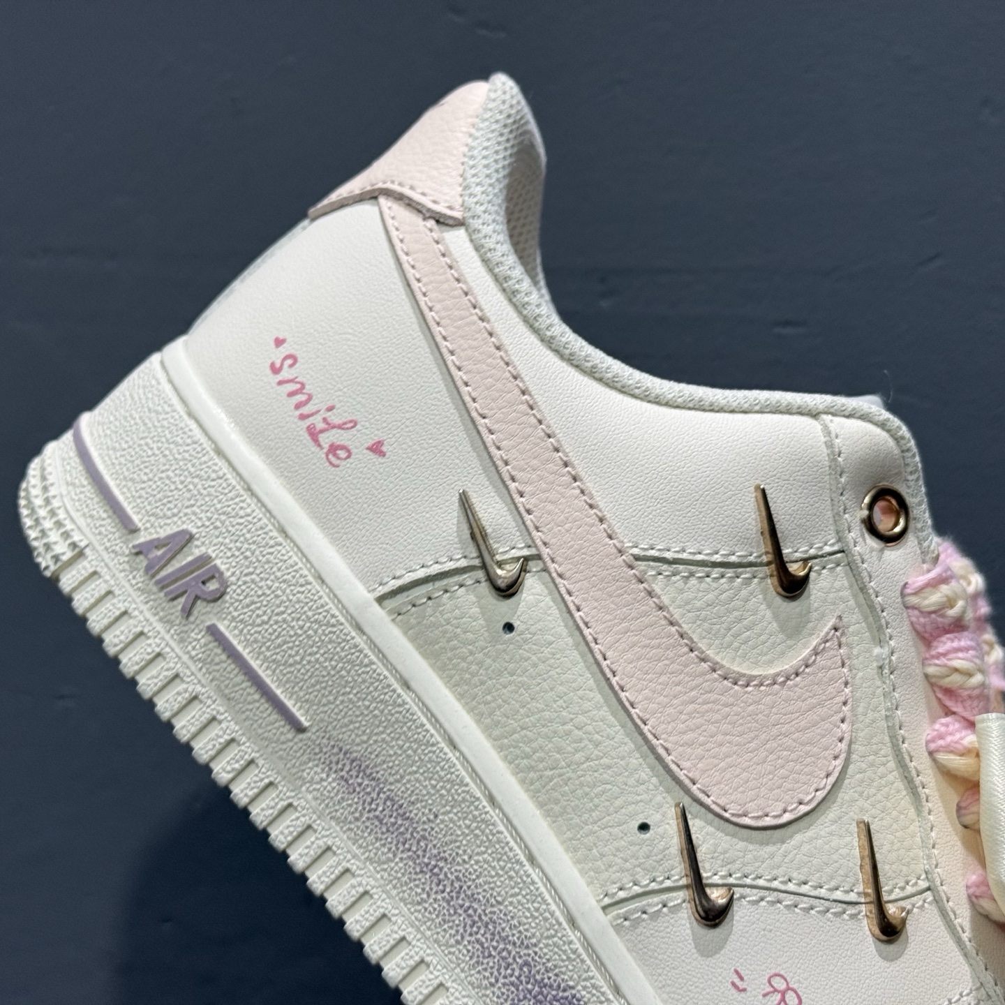 Nike Air Force 1 Low 07 蝴蝶结 少女感 白粉四金铁钩 FC1122-333