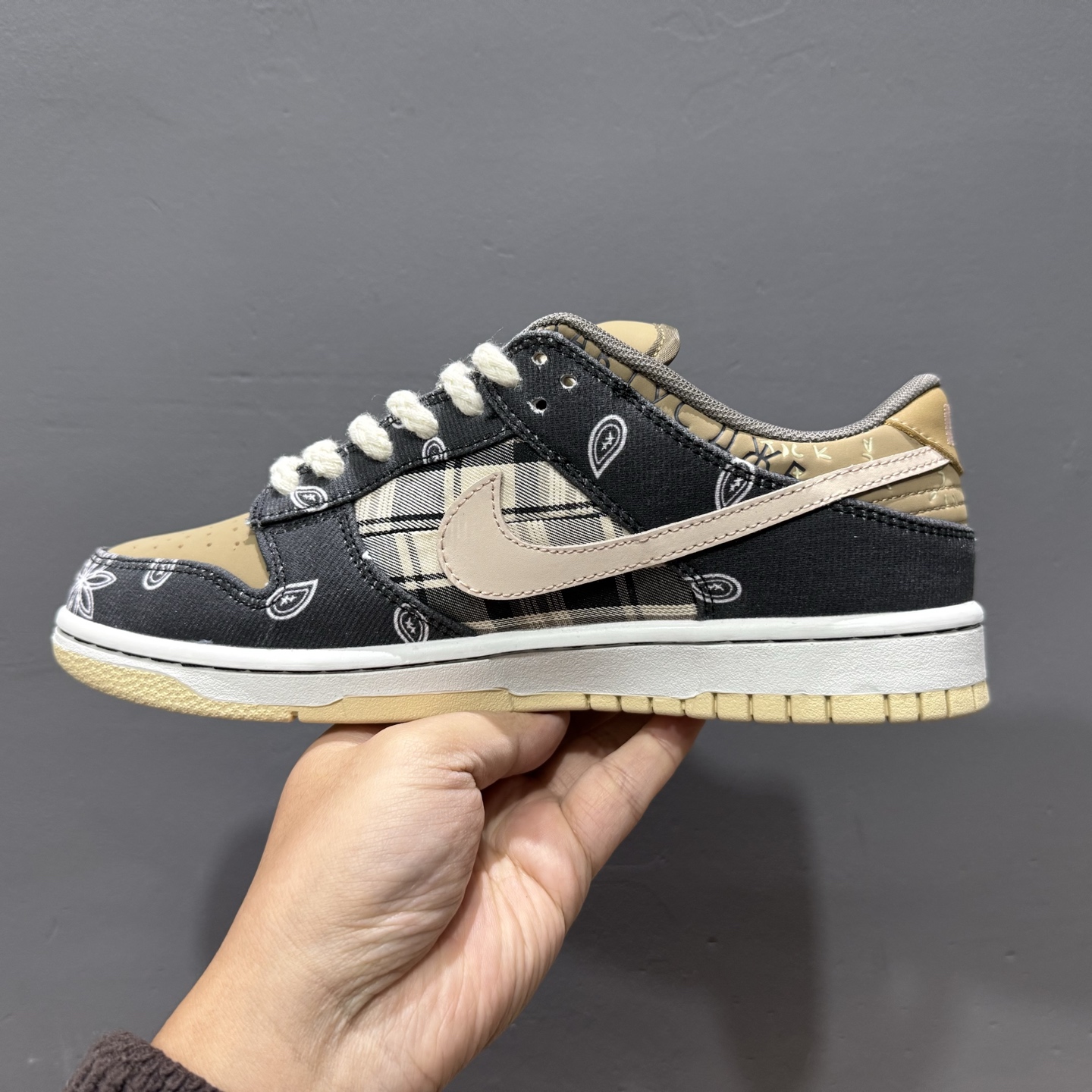 Travis Scott x NK SB Dunk Low TS联名腰果花 CT5053-001