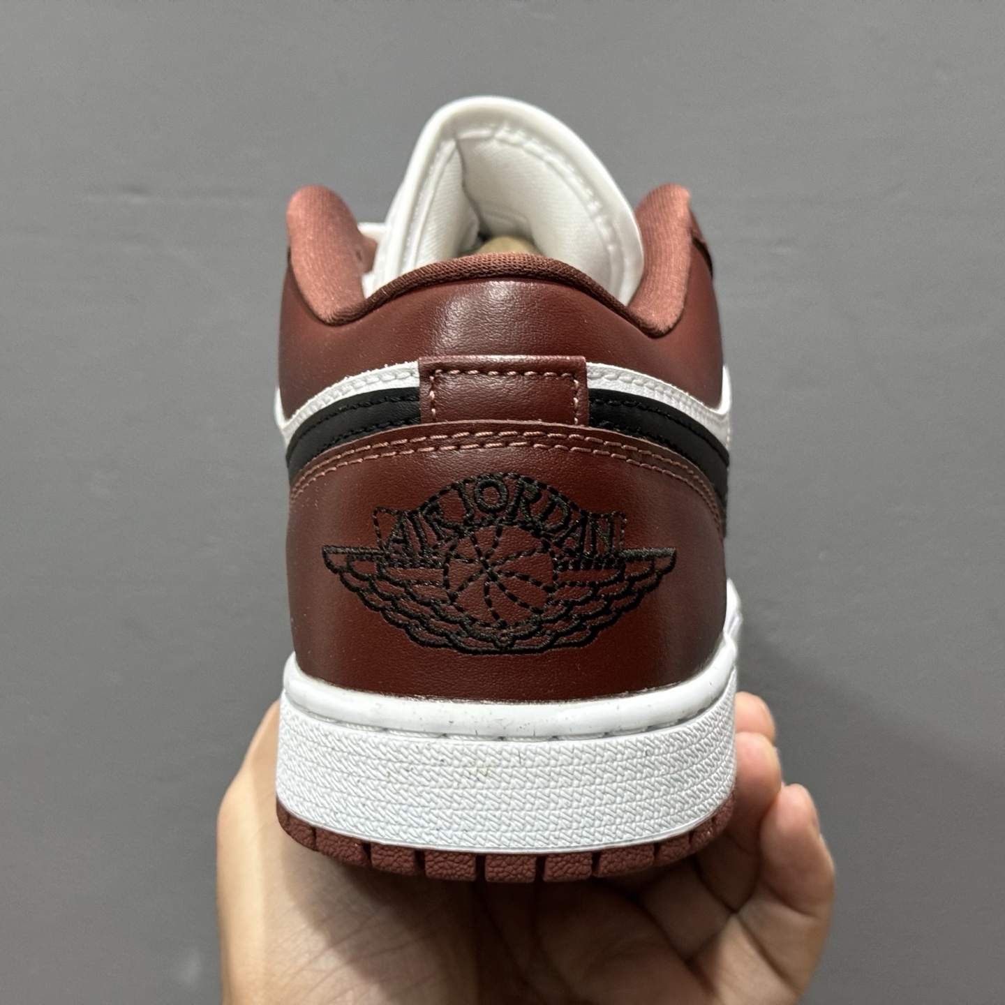 原装裸鞋级 市面最高工艺产物 Air Jordan 1 Low 白黑红 HF3148-102