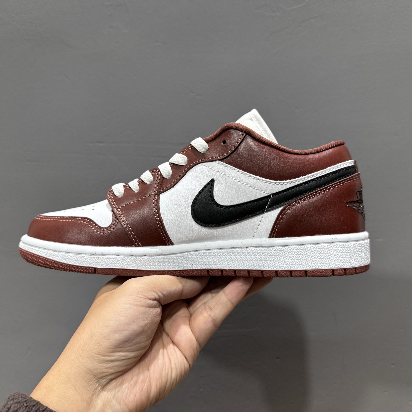 原装裸鞋级 市面最高工艺产物 Air Jordan 1 Low 白黑红 HF3148-102