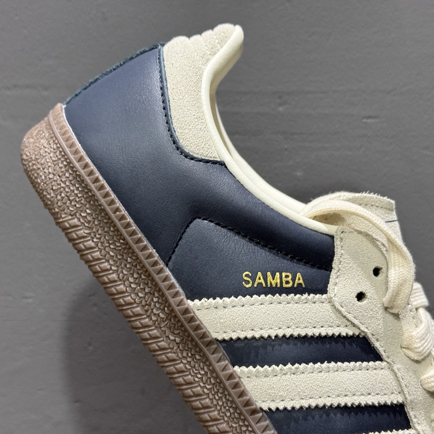 Adidas Samba 复古桑巴板鞋 JI3217