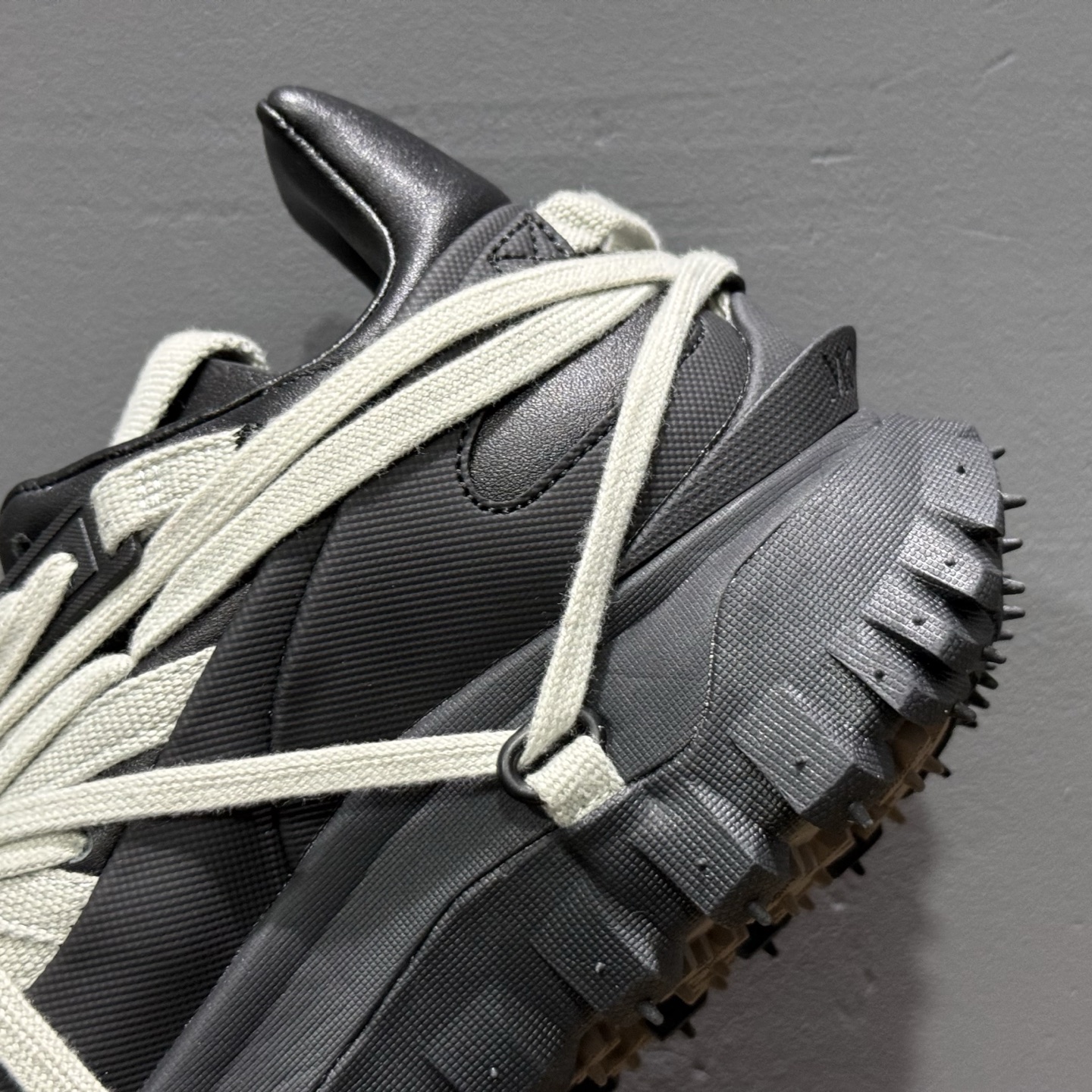550 RICK OWENS x Moncler盟可睐 Trailgrip 联名款 牛皮 圆头系带 低帮 生活休闲鞋
