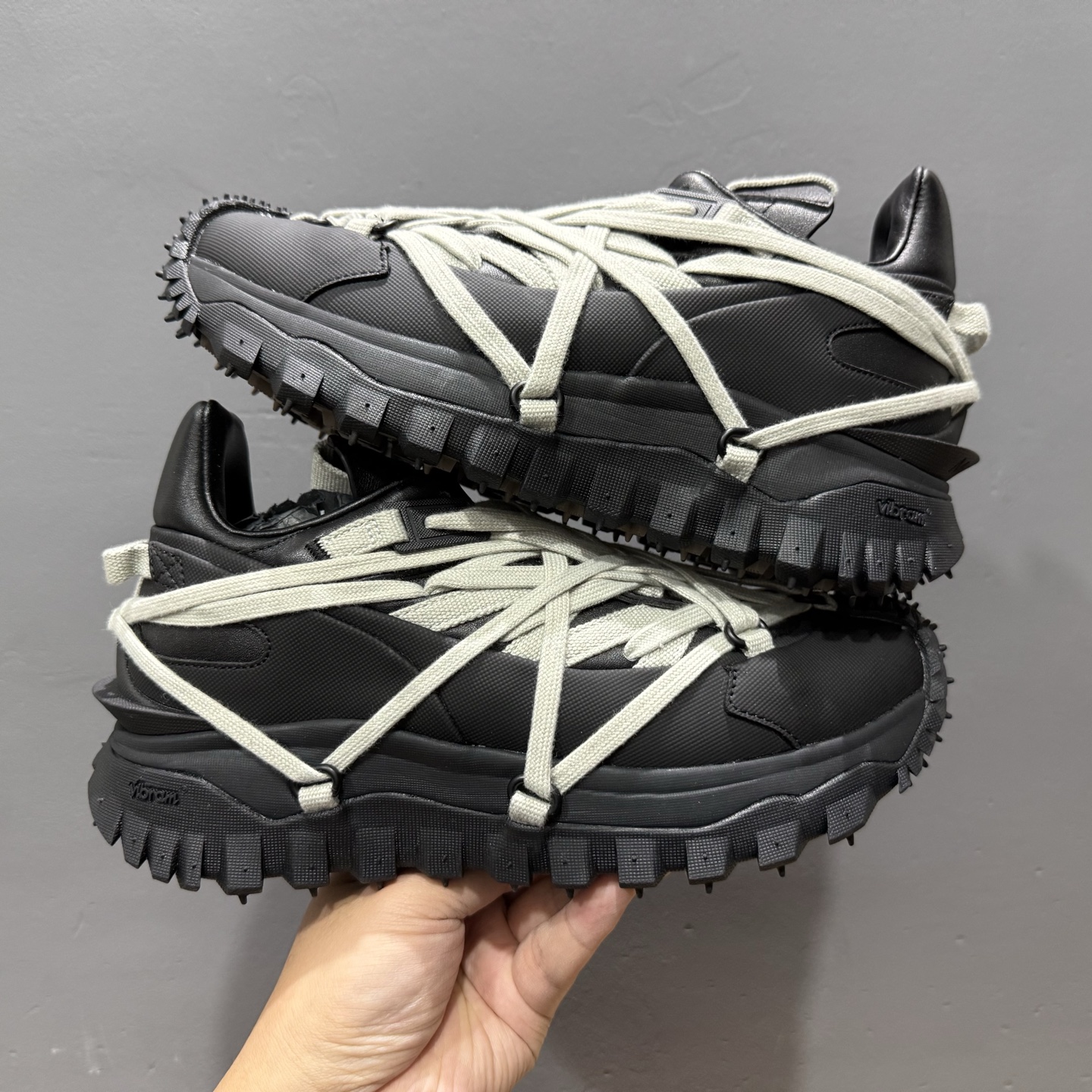 550 RICK OWENS x Moncler盟可睐 Trailgrip 联名款 牛皮 圆头系带 低帮 生活休闲鞋