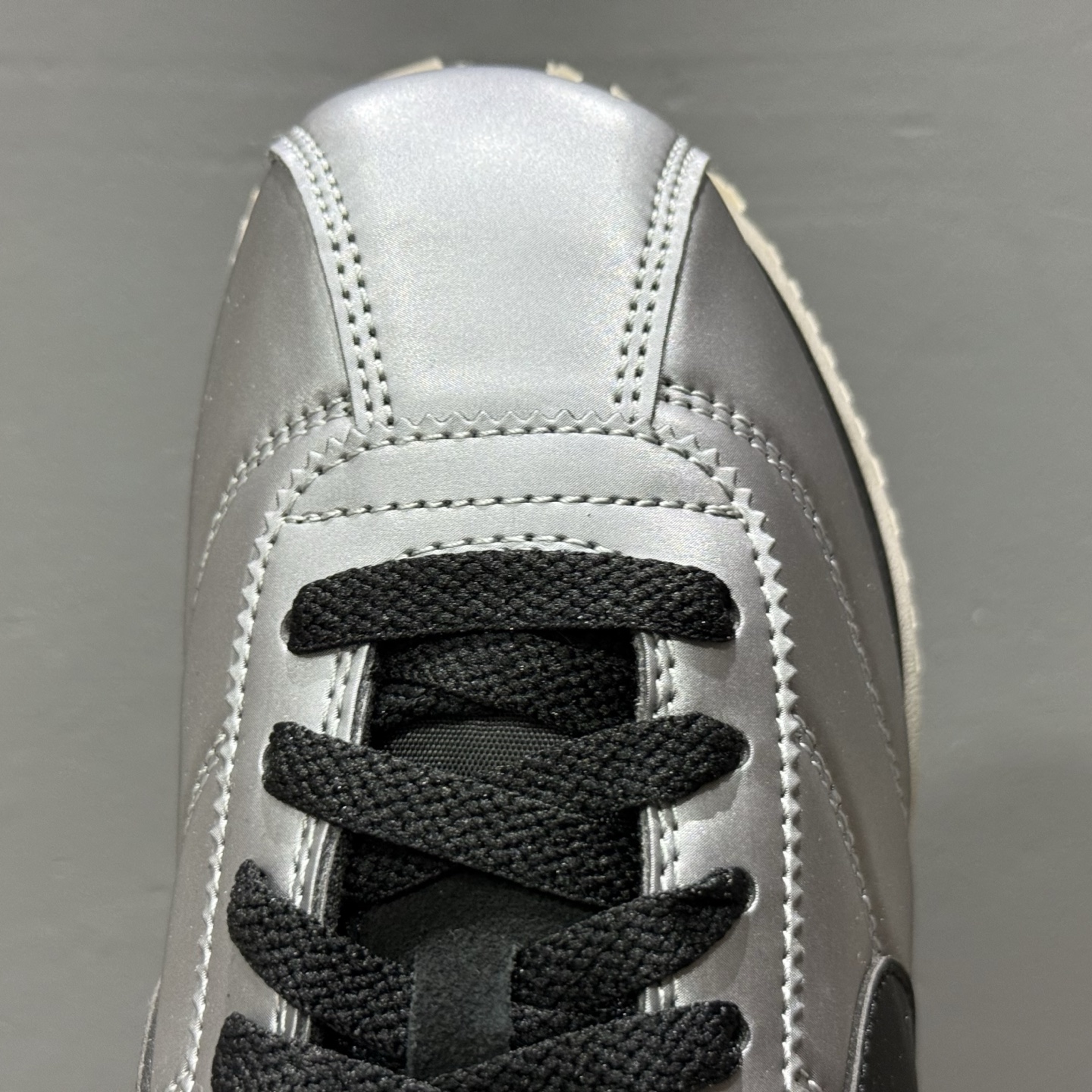 Nike Classic Cortez LEATHER SE ”Metallic Cool Grey Black” 经典阿甘 经典版型 黑银 HQ3490-099