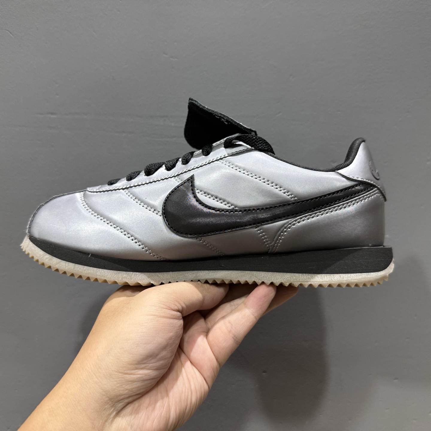 Nike Classic Cortez LEATHER SE ”Metallic Cool Grey Black” 经典阿甘 经典版型 黑银 HQ3490-099