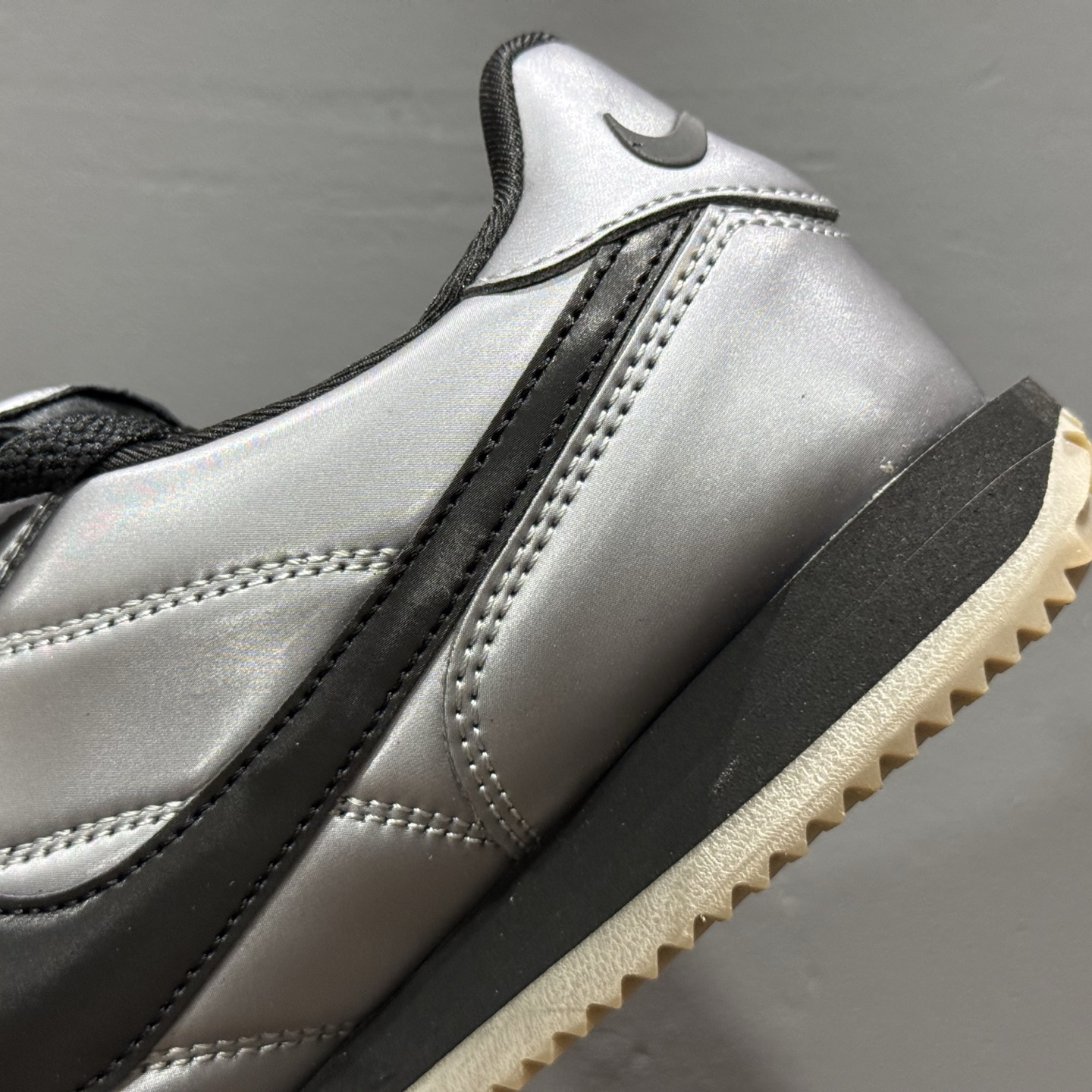 Nike Classic Cortez LEATHER SE ”Metallic Cool Grey Black” 经典阿甘 经典版型 黑银 HQ3490-099