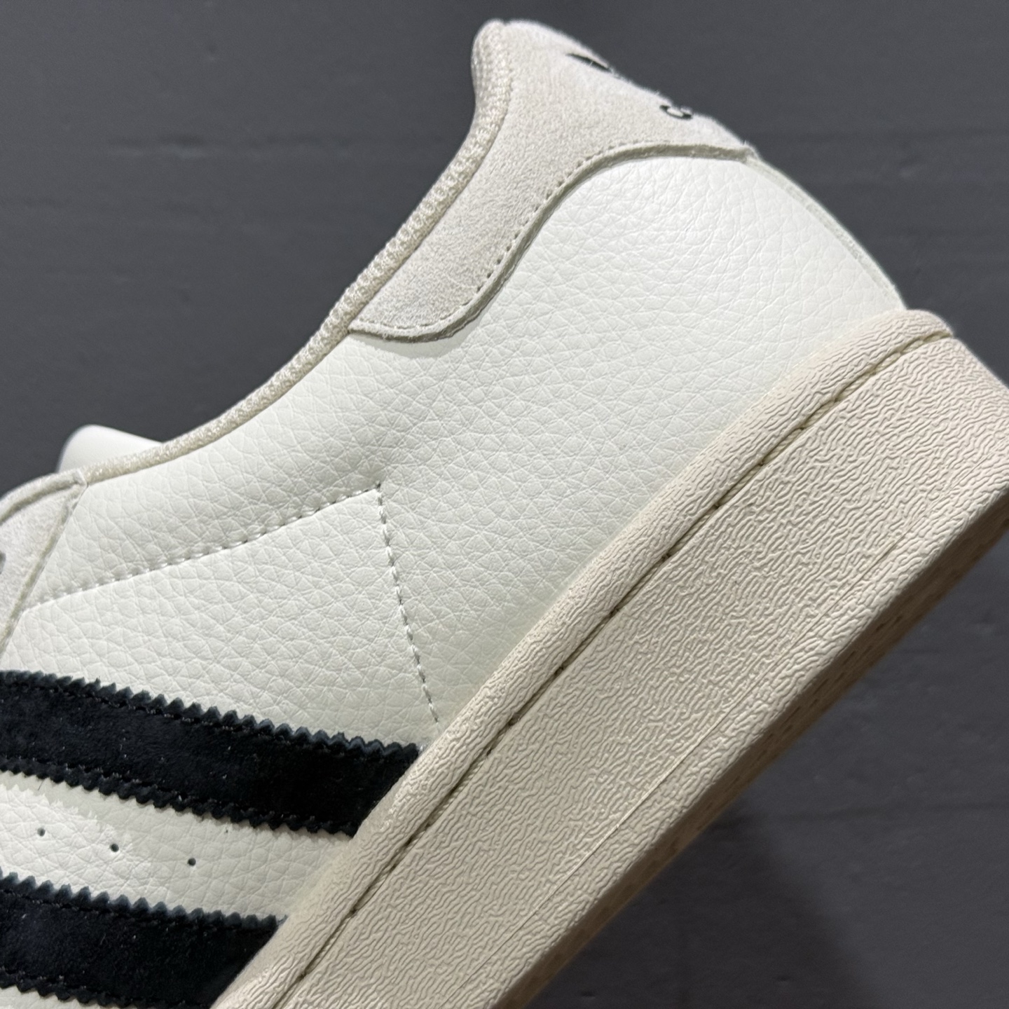 200 Adidas Originals Superstar 2025全新版本 贝壳头Dior联名 BZ2504