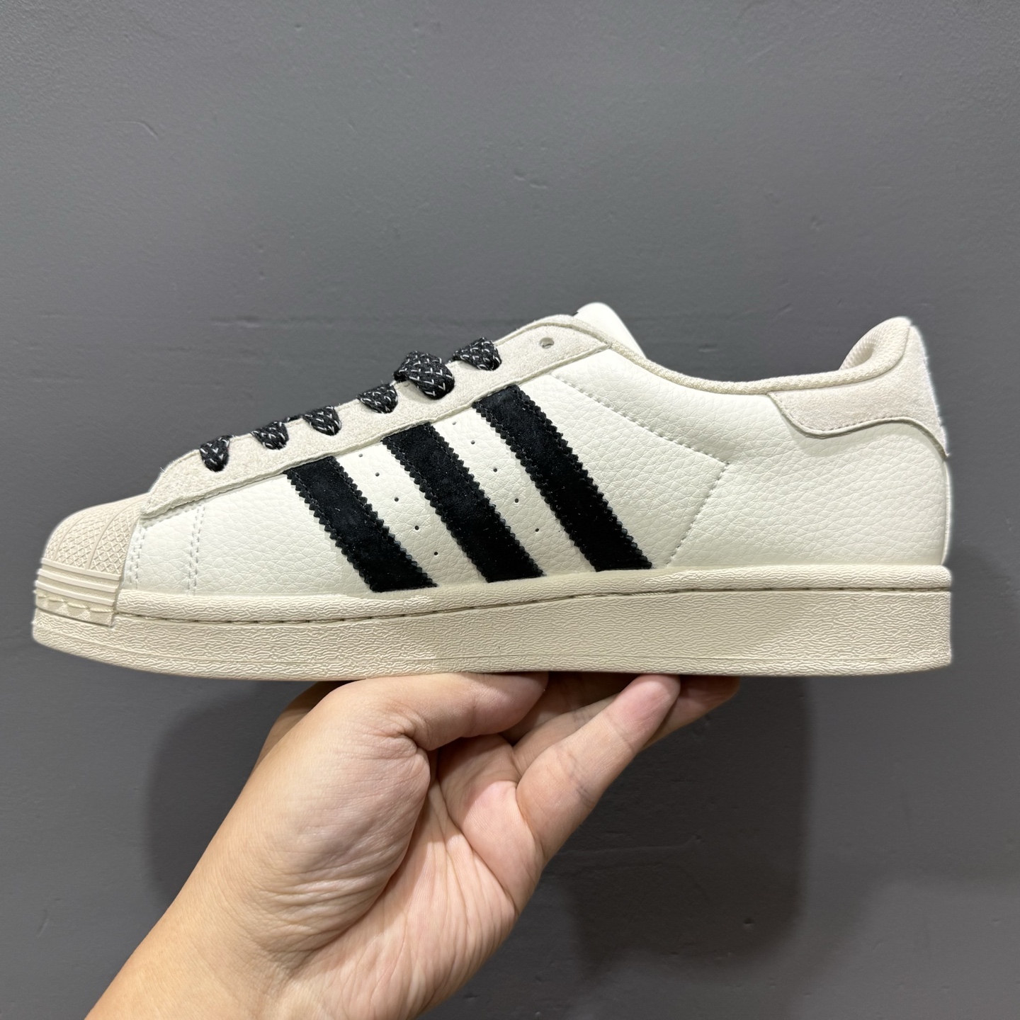200 Adidas Originals Superstar 2025全新版本 贝壳头Dior联名 BZ2504