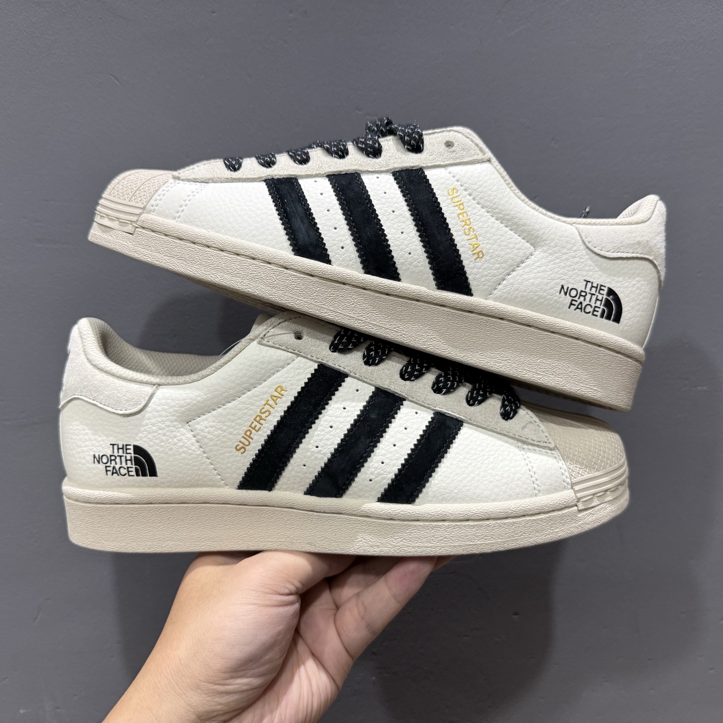 200 Adidas Originals Superstar 2025全新版本 贝壳头Dior联名 BZ2504