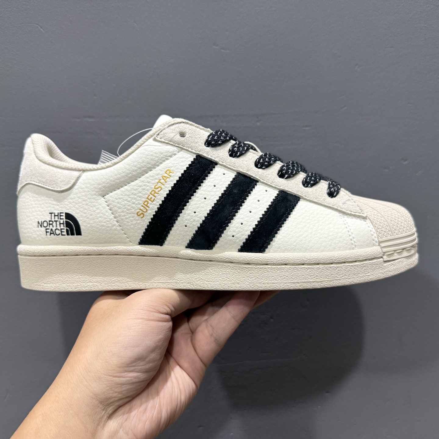 200 Adidas Originals Superstar 2025全新版本 贝壳头Dior联名 BZ2504