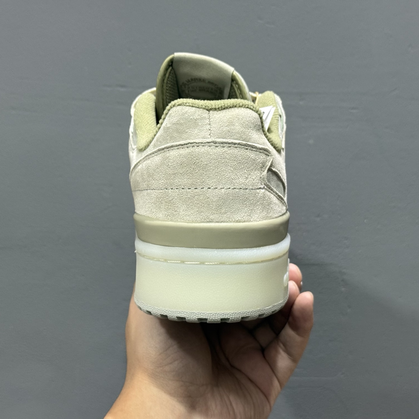 海外渠道版 原盒原标 Adidas Forum LOW CL 三叶草低邦 经典魔术贴复古板鞋 JQ9144