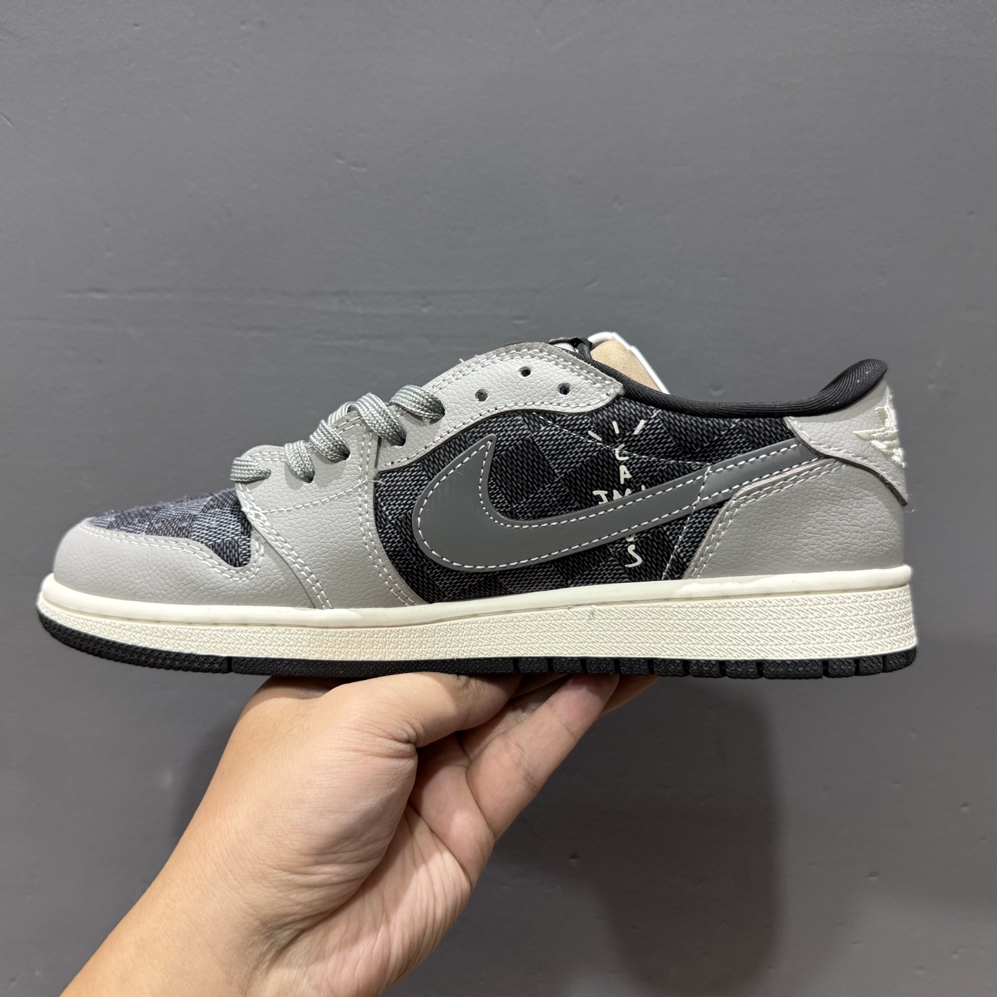 Fragment x Travis Scott xDior Air Jordan 1 Low 三方联名倒钩 XS2024-003