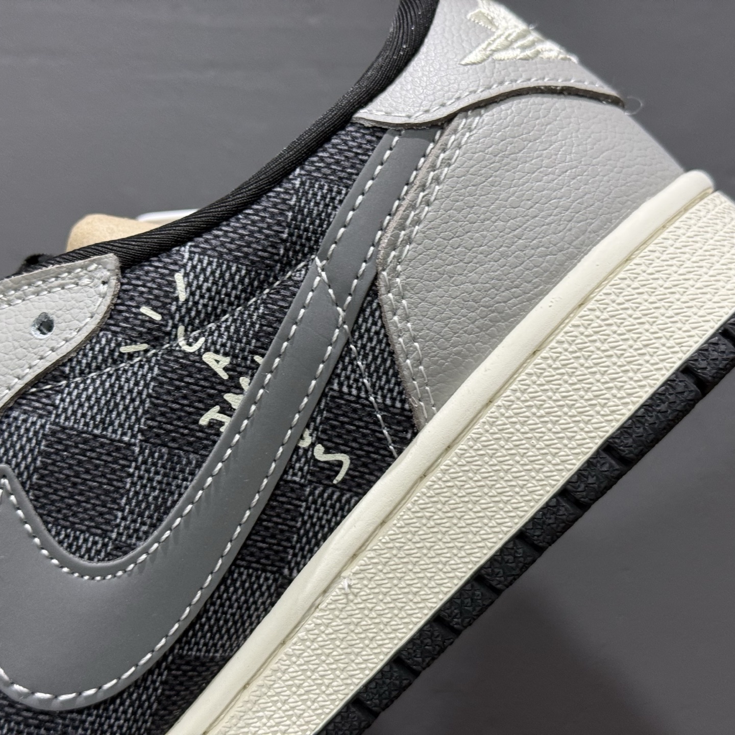 Fragment x Travis Scott xDior Air Jordan 1 Low 三方联名倒钩 XS2024-003