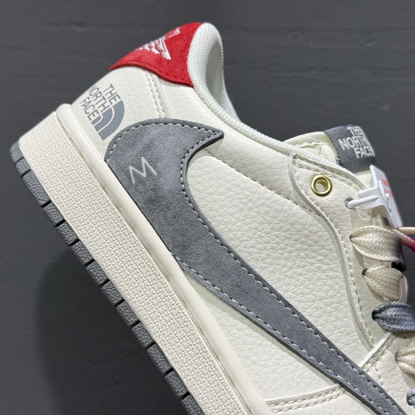 Fragment x Travis Scott x 北面 Air Jordan 1 Low 三方联名倒钩 FC1688-212