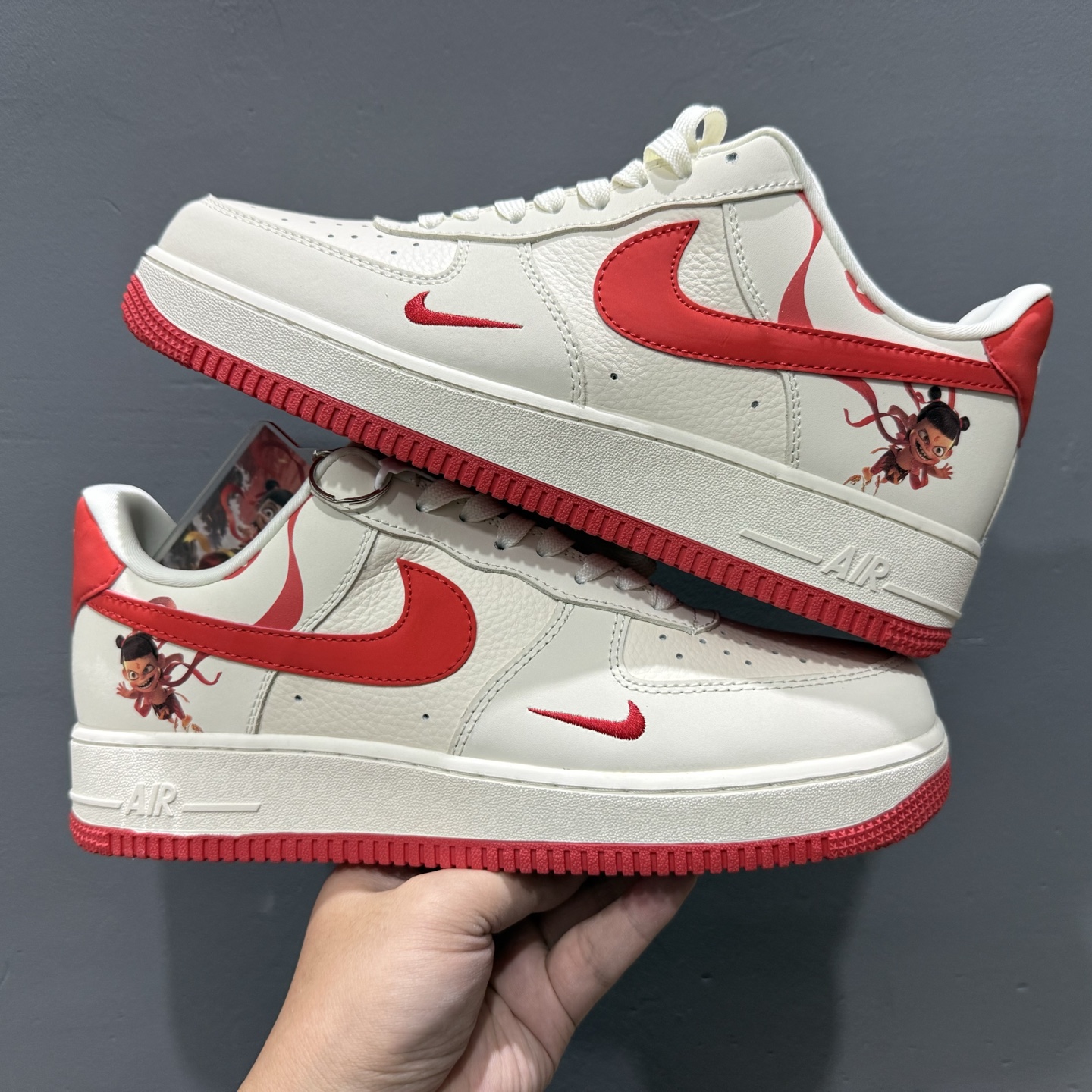 Nike Air Force 1'07 哪吒 联名 米白红 DF0188-048