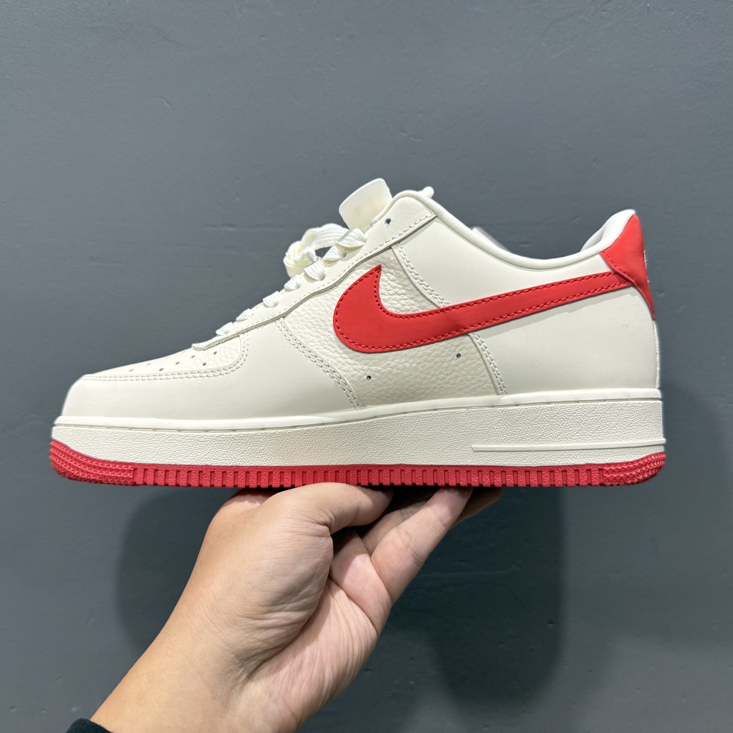Nike Air Force 1'07 哪吒 联名 米白红 DF0188-048