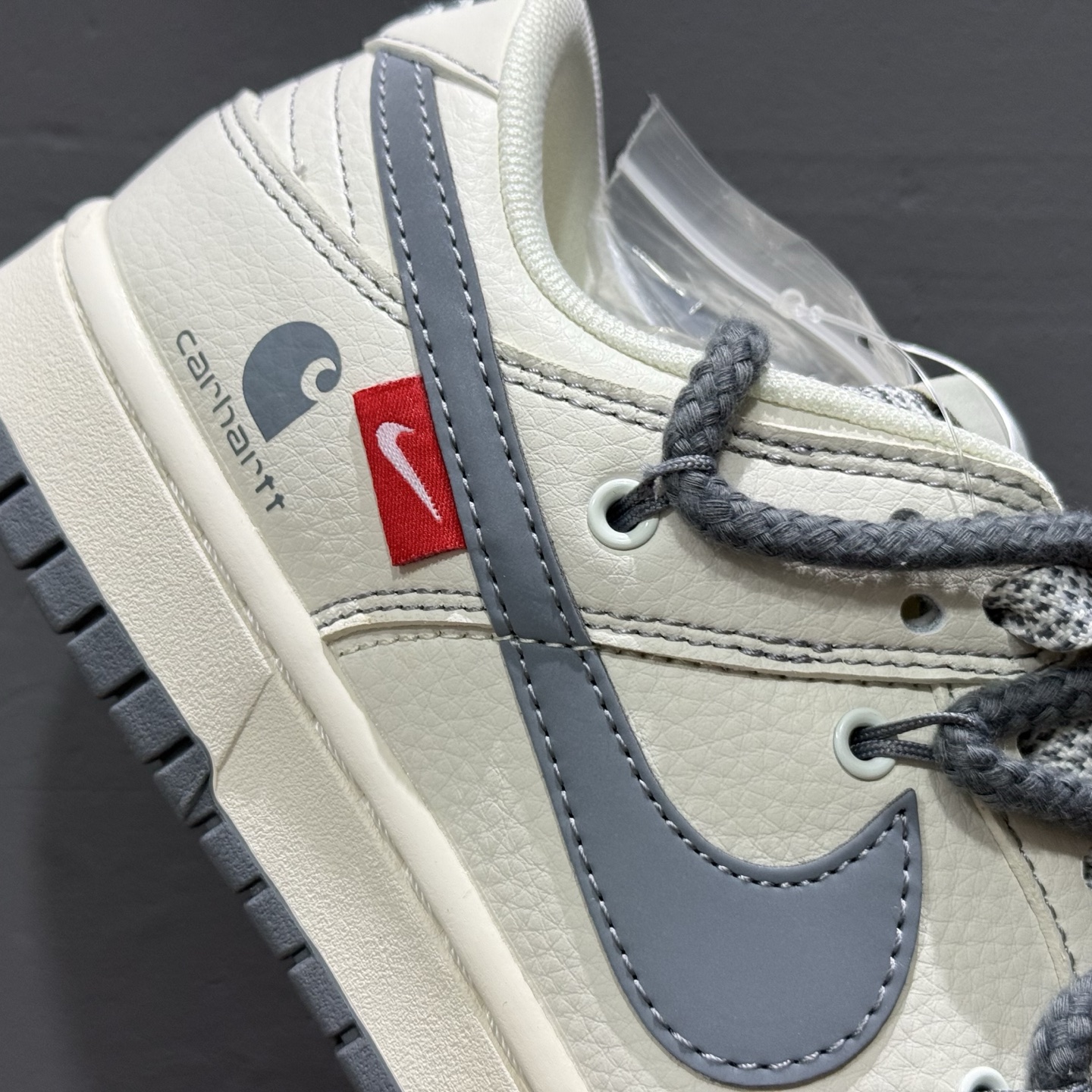 XC版 Nk SB Dunk Low 卡哈特联名-绑带灰勾 低帮休闲板鞋 SJ2068-266