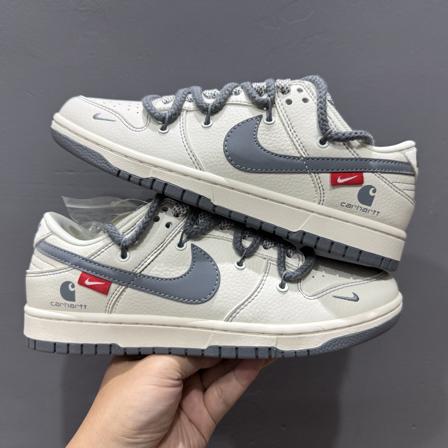 XC版 Nk SB Dunk Low 卡哈特联名-绑带灰勾 低帮休闲板鞋 SJ2068-266