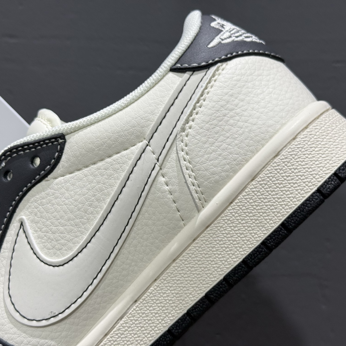 The North Face x Air Jordan 1 米深灰 XS6089-509