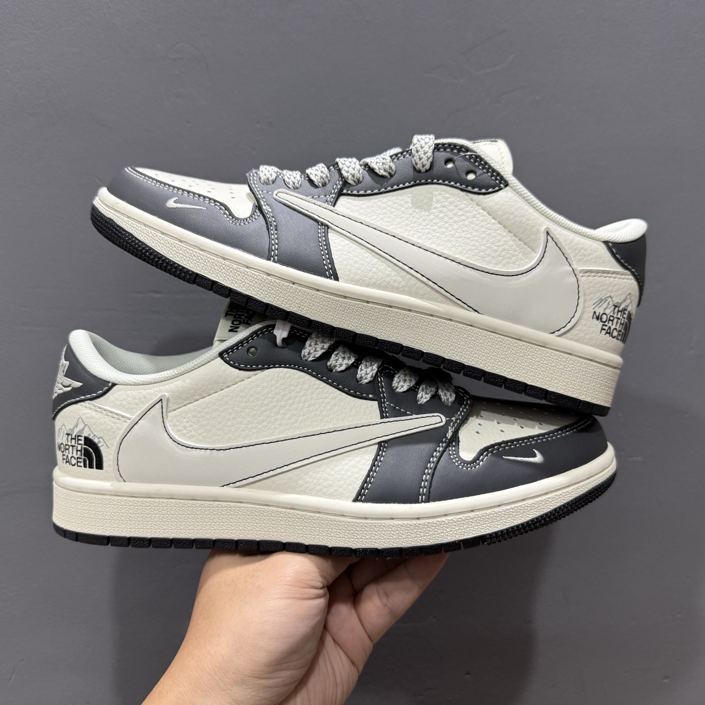 The North Face x Air Jordan 1 米深灰 XS6089-509