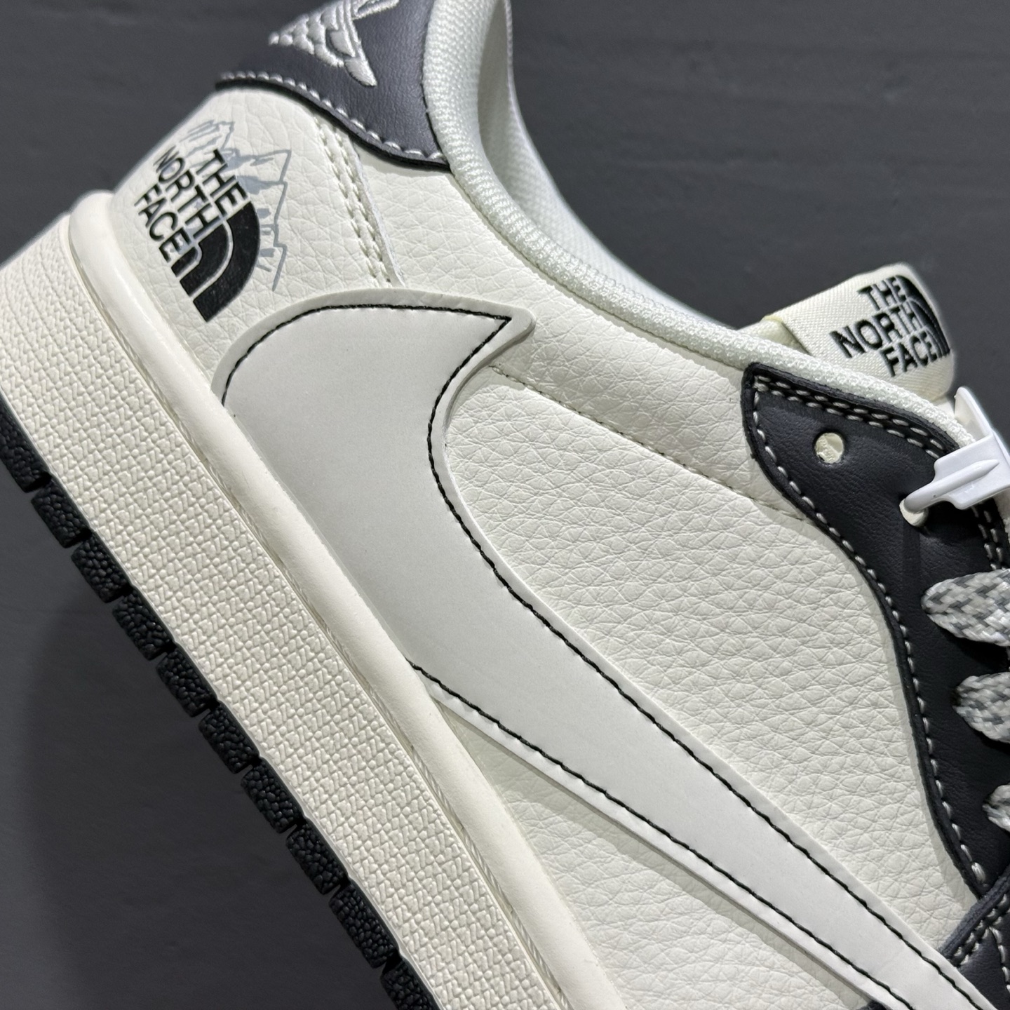 The North Face x Air Jordan 1 米深灰 XS6089-509