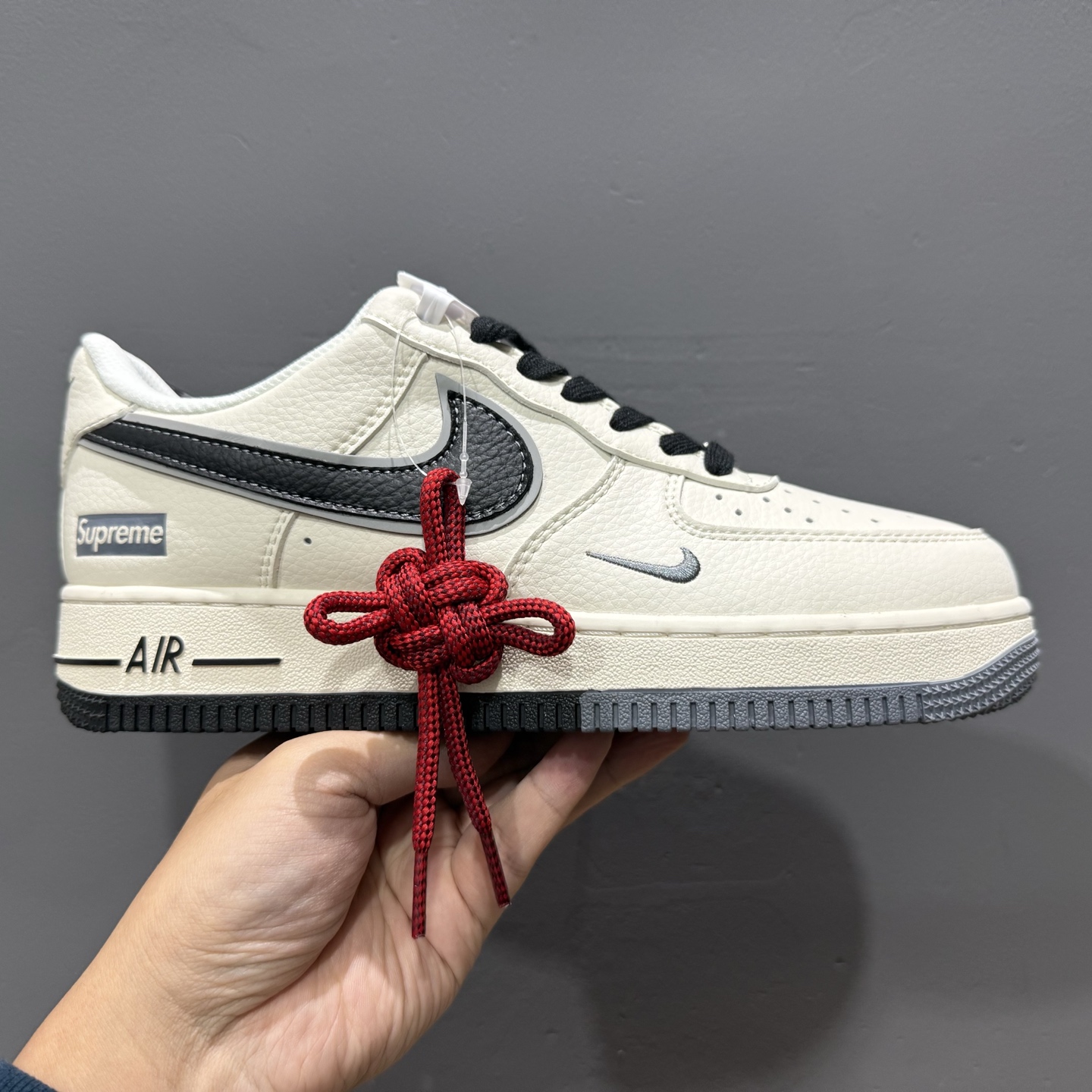 Nk Air Force 1’07 Low Supreme联名 双拼米白 空军一号低帮休闲板鞋 XZ6188-362