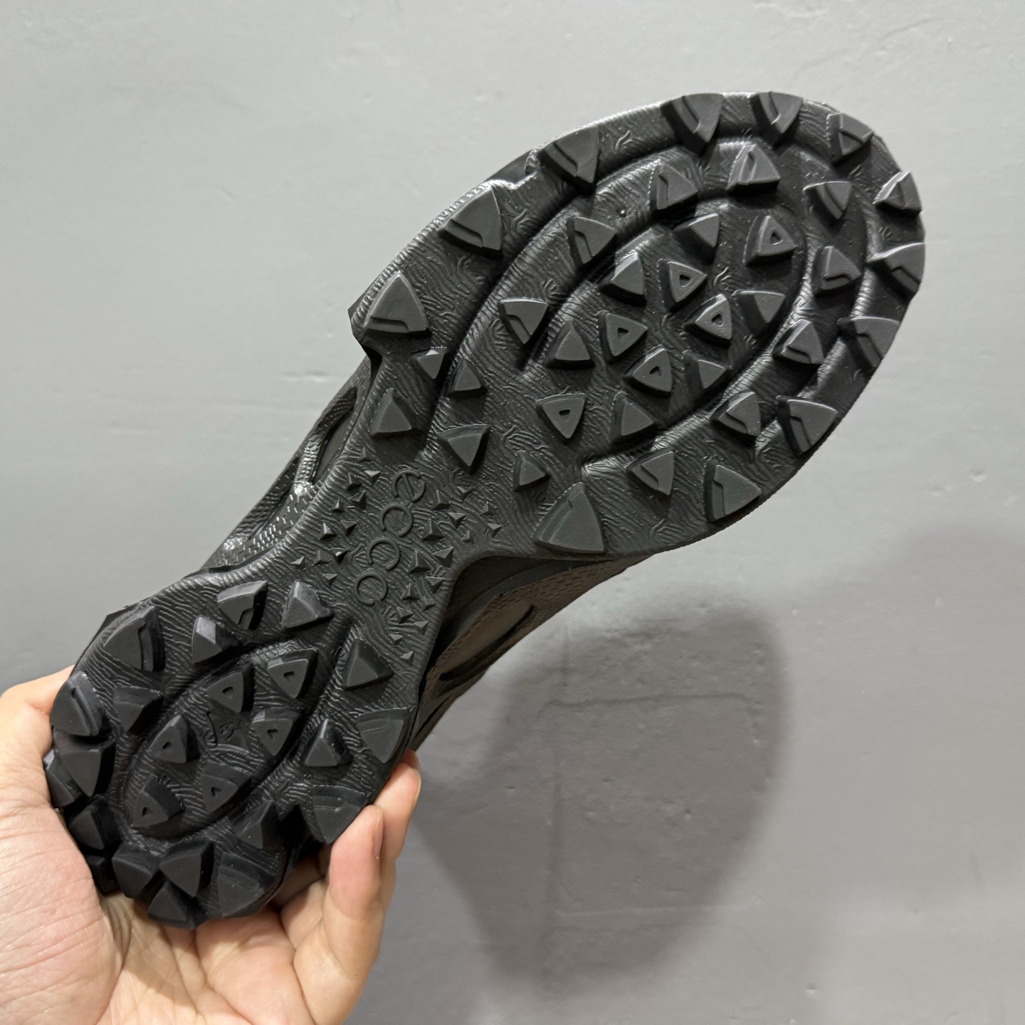 ECCO爱步防水运动鞋男 皮面休闲鞋户外男鞋 健步BIOMC踪迹系列