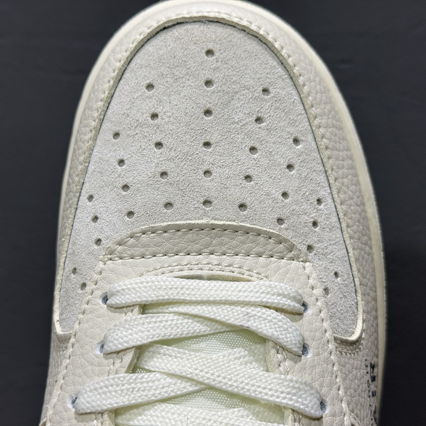 NK Air Force 1′07 Low 空军一号低帮百搭休闲运动板鞋 DF0188-036