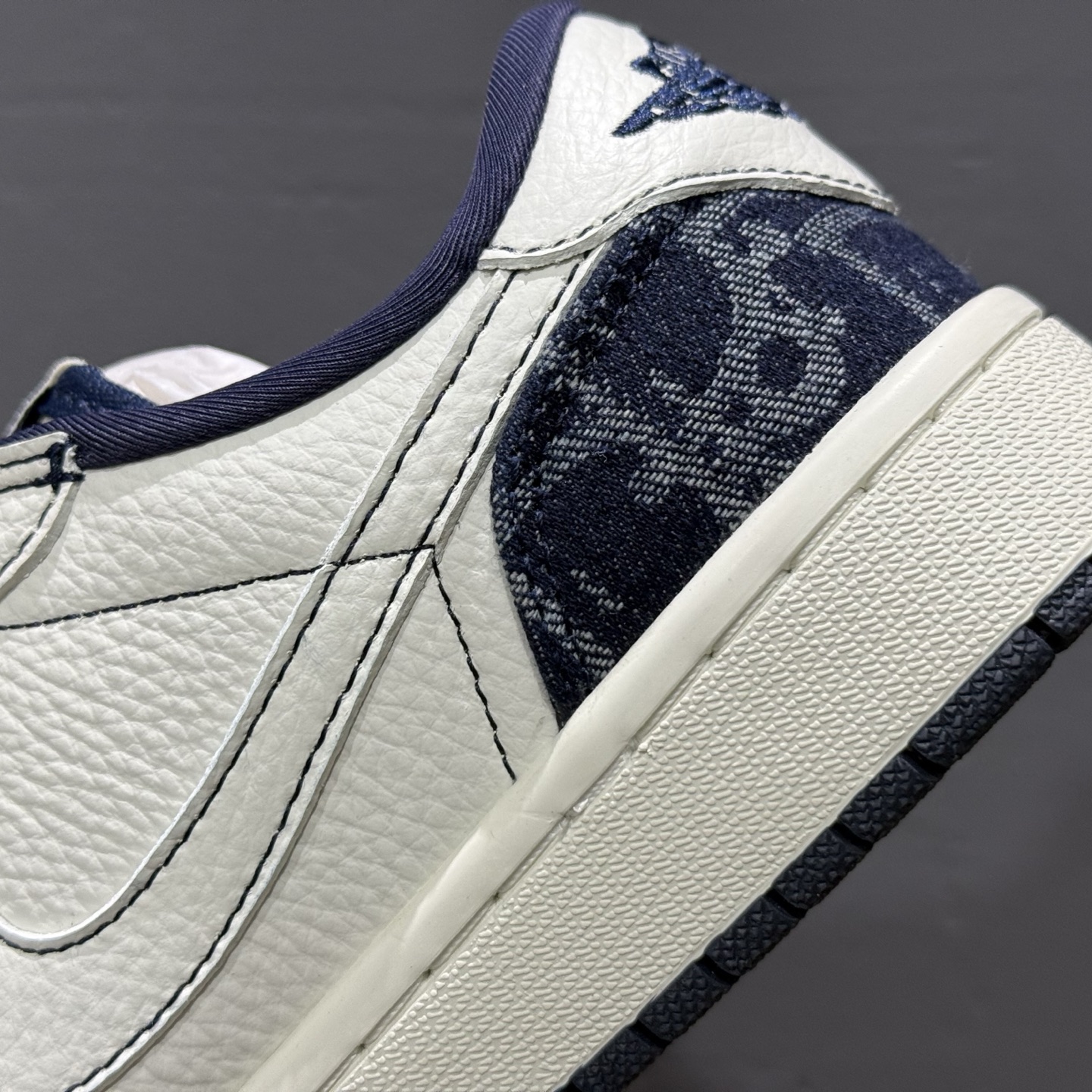 TS x Air Jordan AJ1 Low 倒钩低帮联名定制配色 CH6336-017