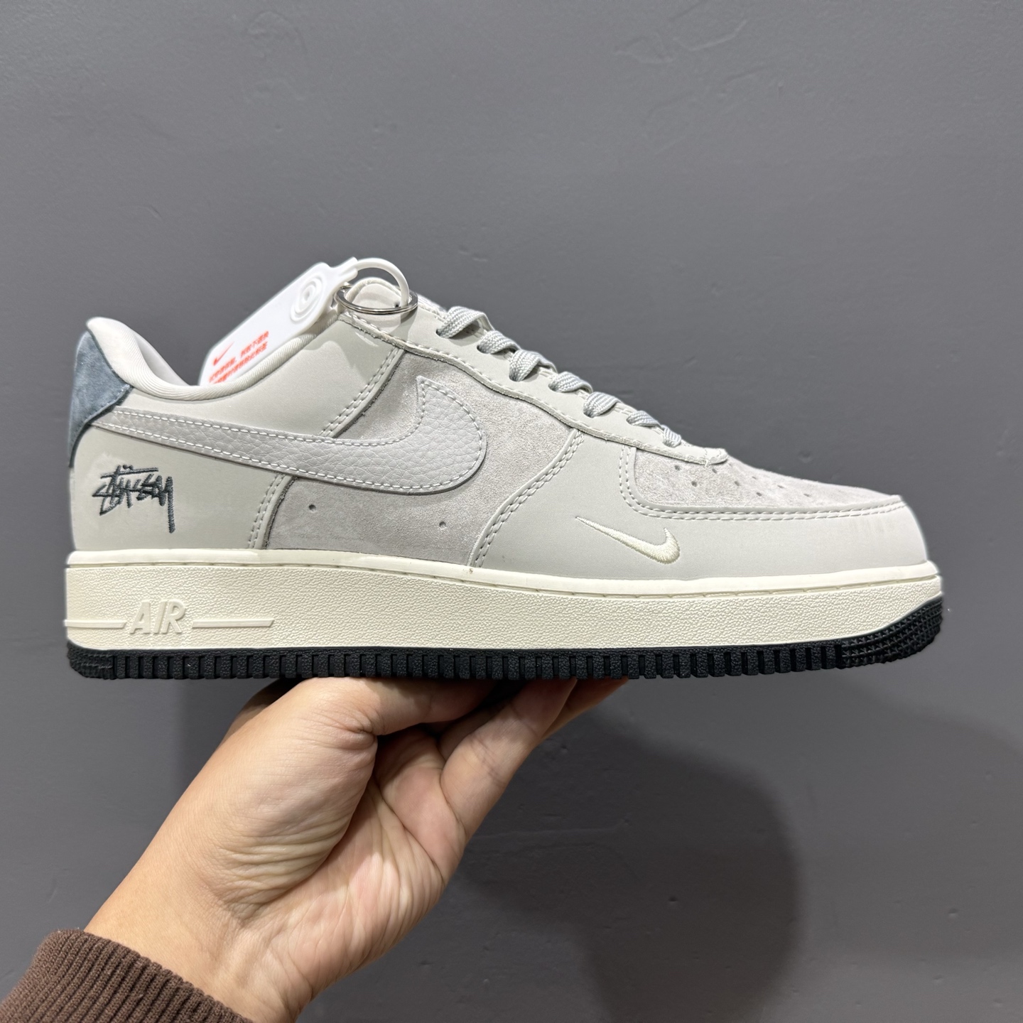 海外限量发售！NIke Air Force 1 ’07 Low “斯图西联名——星河灰”空军一号 低帮 运动鞋 休闲鞋 KK1988-055