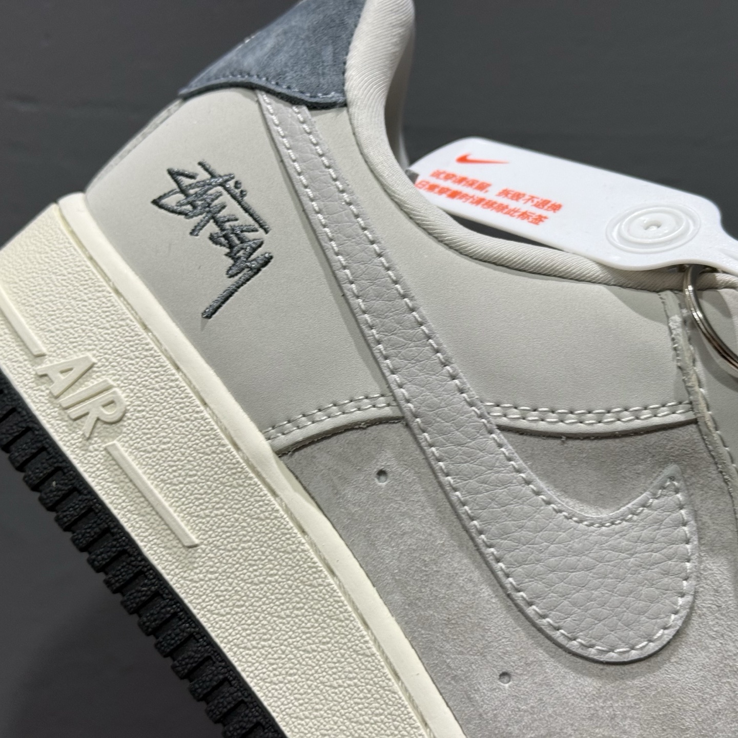 海外限量发售！NIke Air Force 1 '07 Low “斯图西联名——星河灰”空军一号 低帮 运动鞋 休闲鞋 KK1988-055