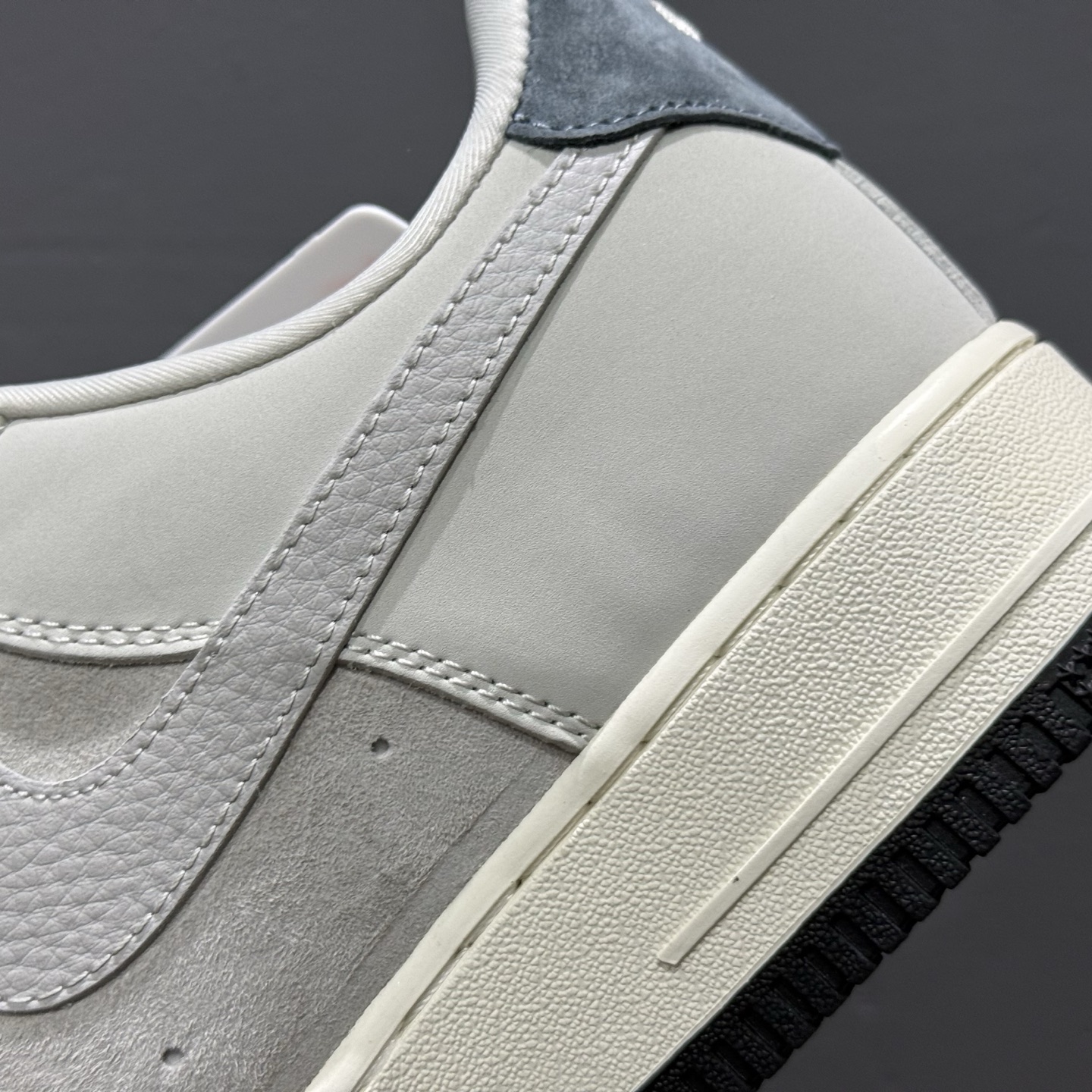 海外限量发售！NIke Air Force 1 '07 Low “斯图西联名——星河灰”空军一号 低帮 运动鞋 休闲鞋 KK1988-055