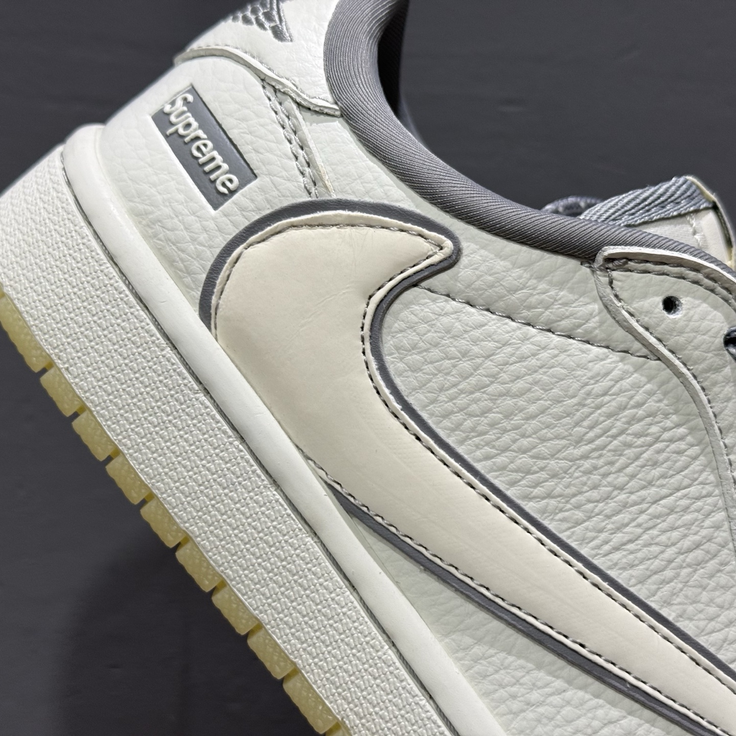 TS x Air Jordan AJ1 Low 倒钩低帮联名定制配色 CH6336-011