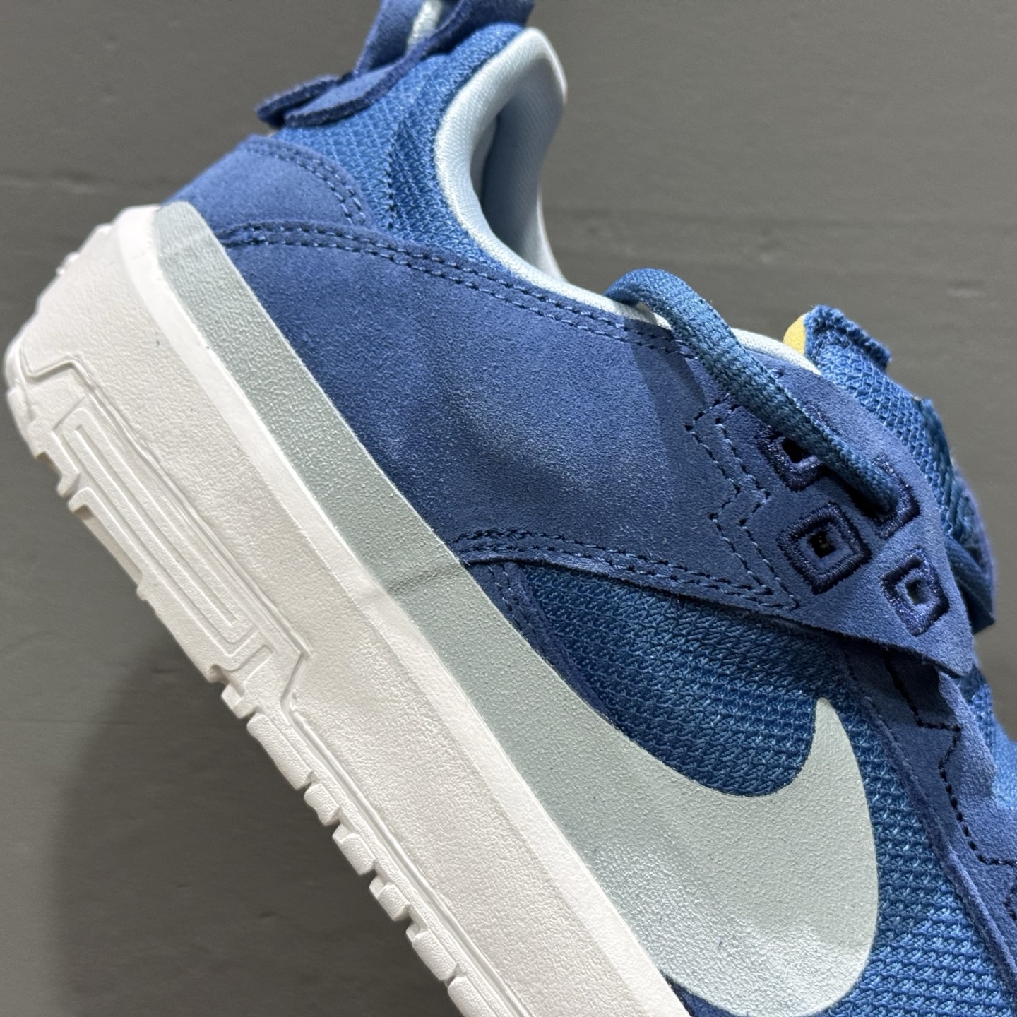 Nike SB Day One 蓝色 此款以简约大方的造型设计 FN4210-400