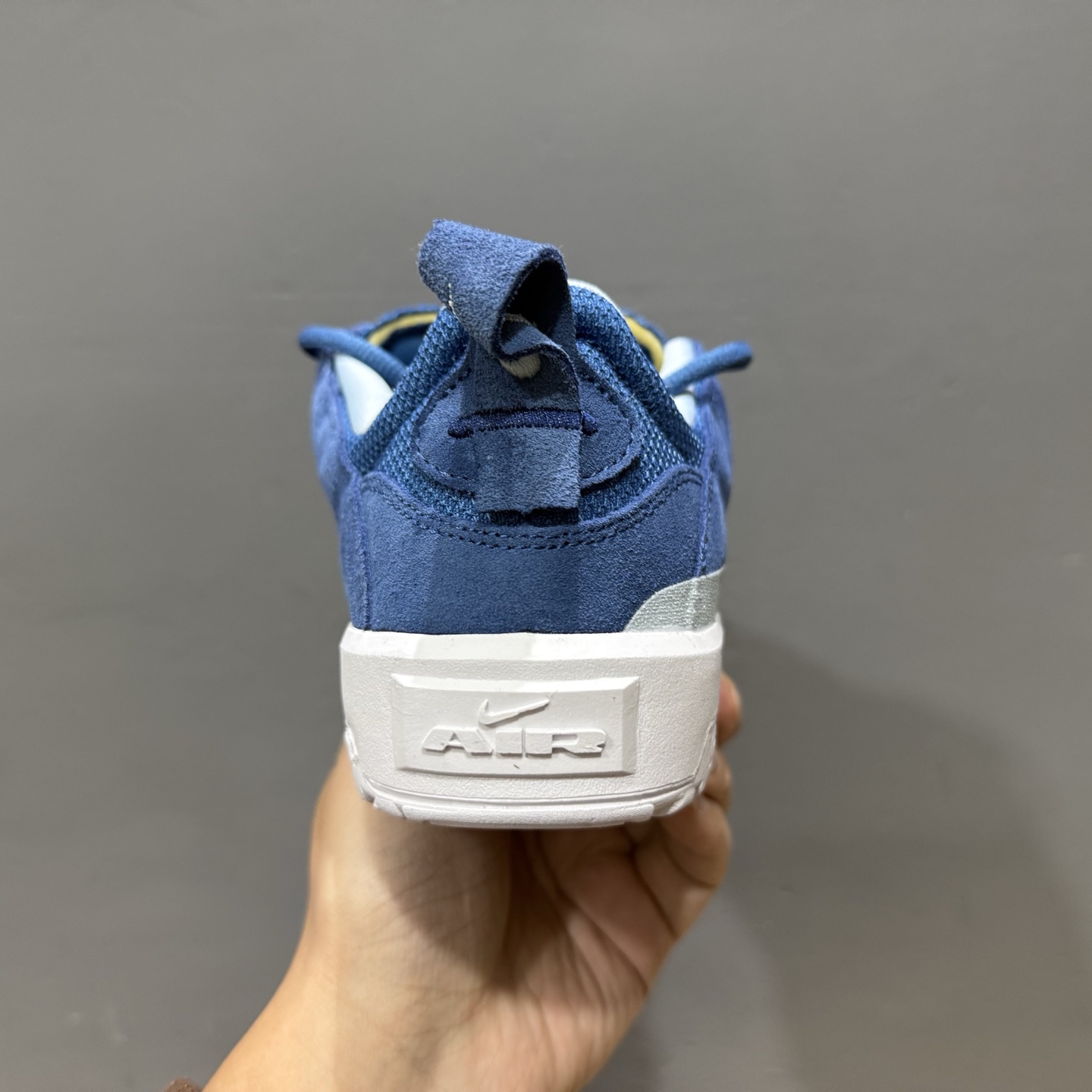 Nike SB Day One 蓝色 此款以简约大方的造型设计 FN4210-400
