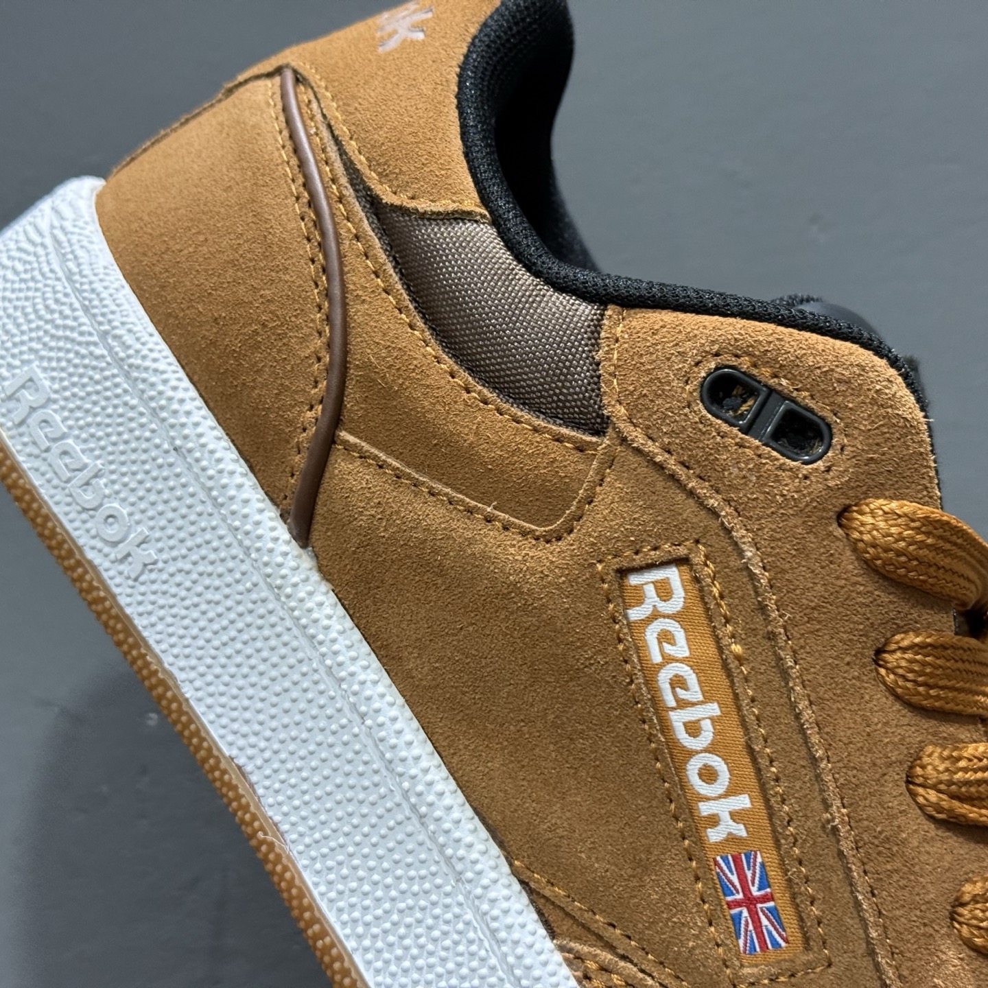 Reebok Club C Bulc 锐步 街头防滑低帮休闲板鞋 100032968