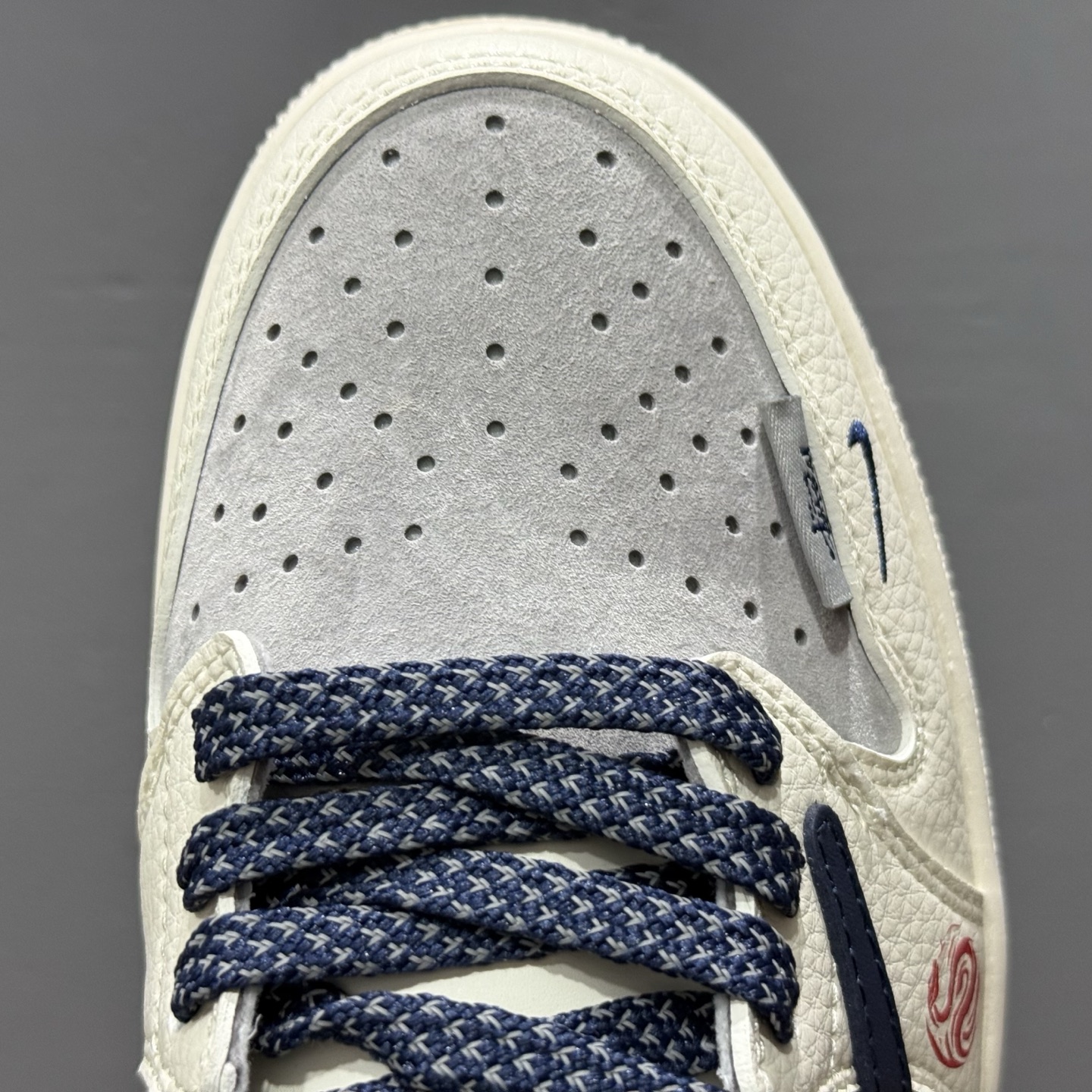 Stussy x Air Jordan 1 蛇年限定 双拼红尾 SJ2068-143