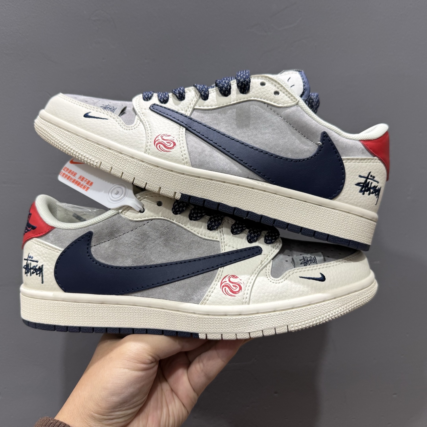 Stussy x Air Jordan 1 蛇年限定 双拼红尾 SJ2068-143
